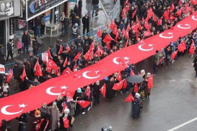 Batman'da, 'teröre Lanet, Şehitlere Saygı' Mitingi