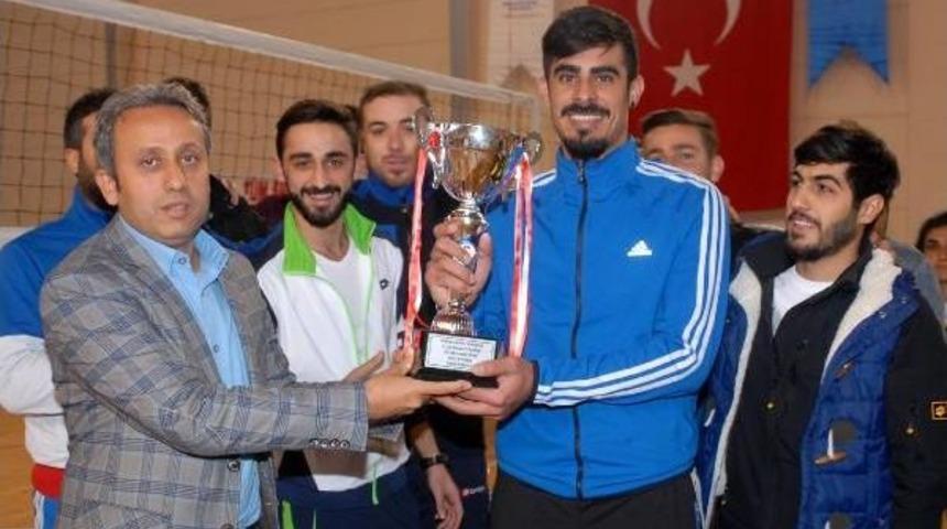 &Uuml;niversitelerde Şampiyon Siirt Oldu