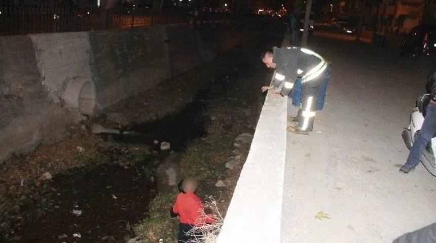 Dereye D&uuml;şen Alkoll&uuml; Şahıs Uzun Uğraşlar Sonucu Kurtarıldı