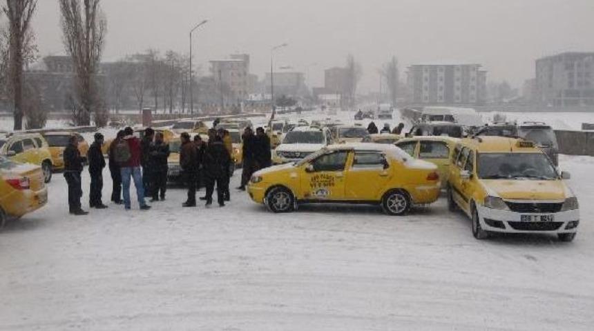 Taksicilerden Ter&ouml;re Karşı Konvoy