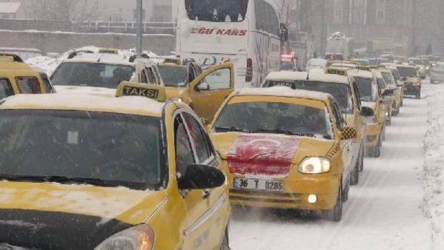 Taksicilerden Teröre Karşı Konvoy