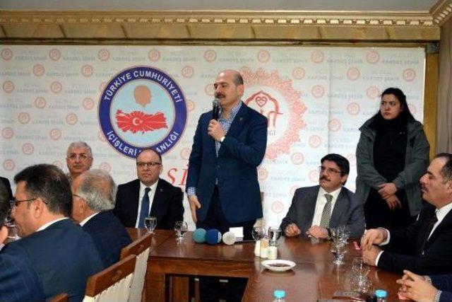 Bakan Soylu, Siirt'te El Bab'a Gidecek Askerlerle Yemek Yedi