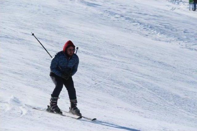 Cevdet Yılmaz, Bingöl'de Kayak Yaptı