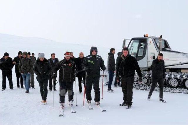 Cevdet Yılmaz, Bingöl'de Kayak Yaptı