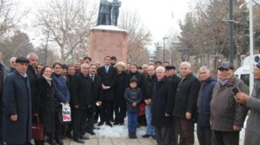 Chp&rsquo;lilerden Atat&uuml;rk Anıtının Taşınmasına Tepki