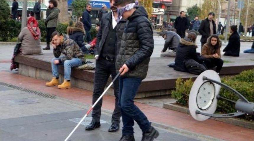 Engellilerle Empati Yaptılar