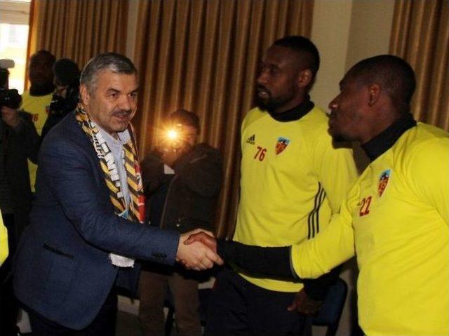 Belediye Başkanlarından Kayserispor’a Destek Ziyareti