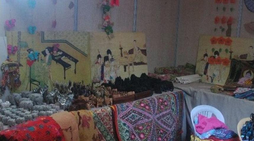 Yılbaşı Hediye Eşya Fuarında Birbirinden İlgin&ccedil; Hediyeler Ankaralıların Beğenisine Sunuldu