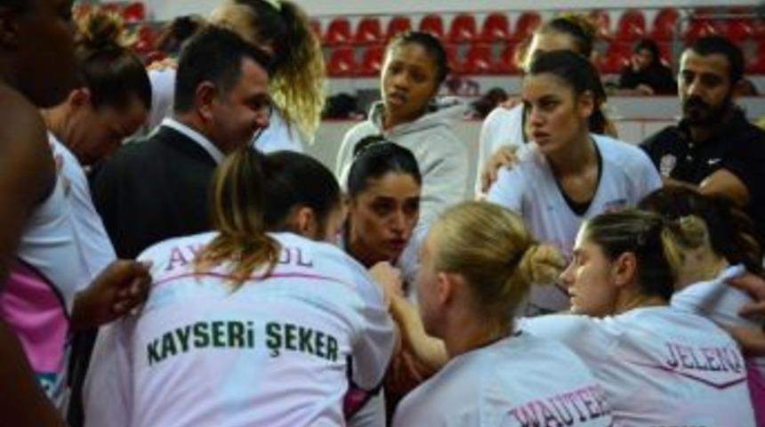 Bellona Ag&uuml; Spor Ligde 5&rsquo;te 5 Yaptı