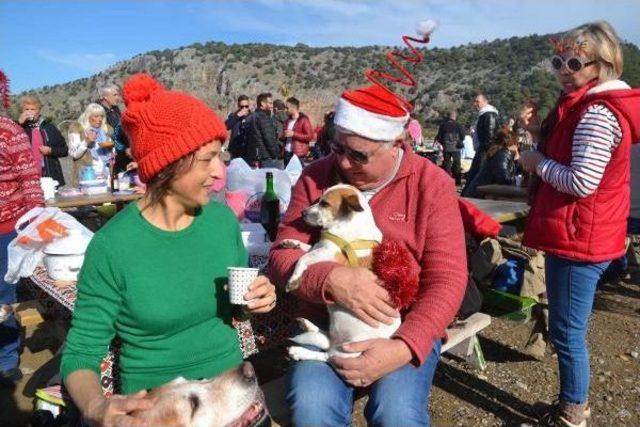 Dalyan'da Yabancılar Noeli Kutladı