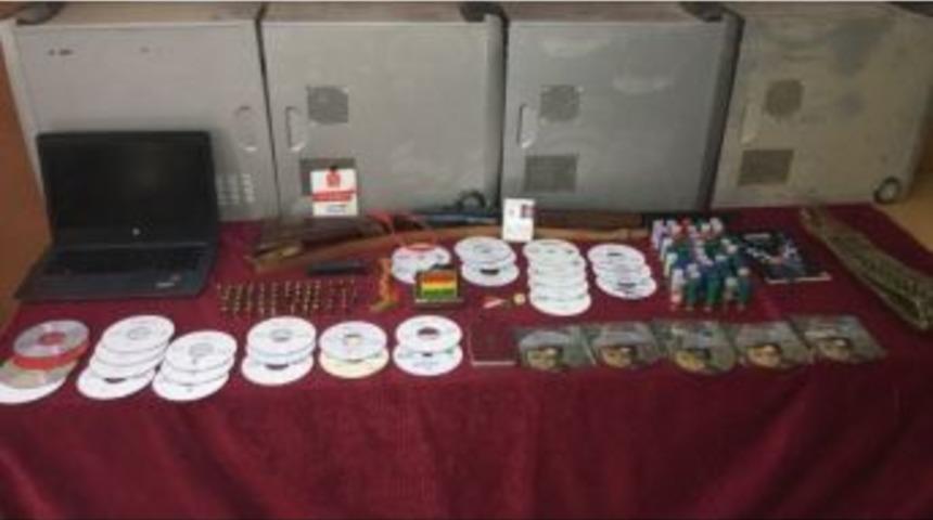 Pkk Propagandası Yapan Şahısların Evinde Fet&ouml; Dok&uuml;manları &Ccedil;ıktı