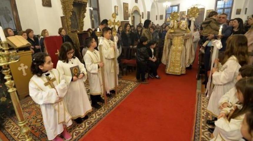 Mersin'deki Noel Ayininde Şehitler I&ccedil;in Dua Edildi