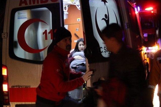 İki Otomobil Kafa Kafaya Çarpıştı: 4 Yaralı