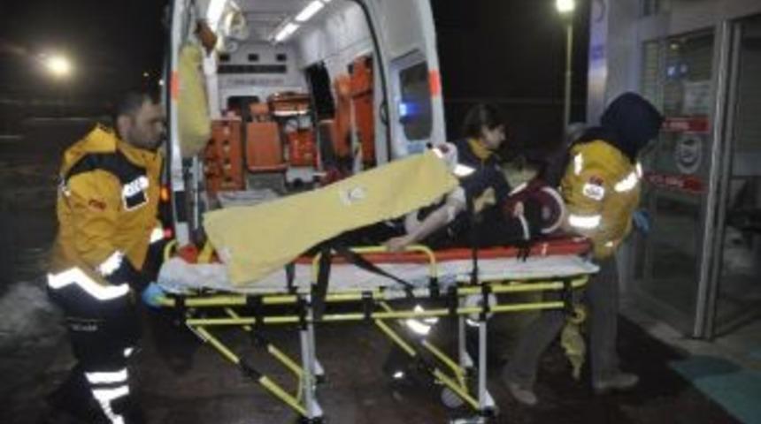 Karda Kaymak İsterken Bacağına İnşaat Demiri Saplandı