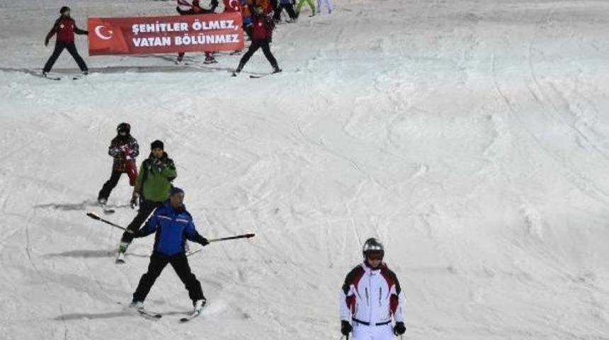 Meşaleli Kayakla Ter&ouml;re Tepki