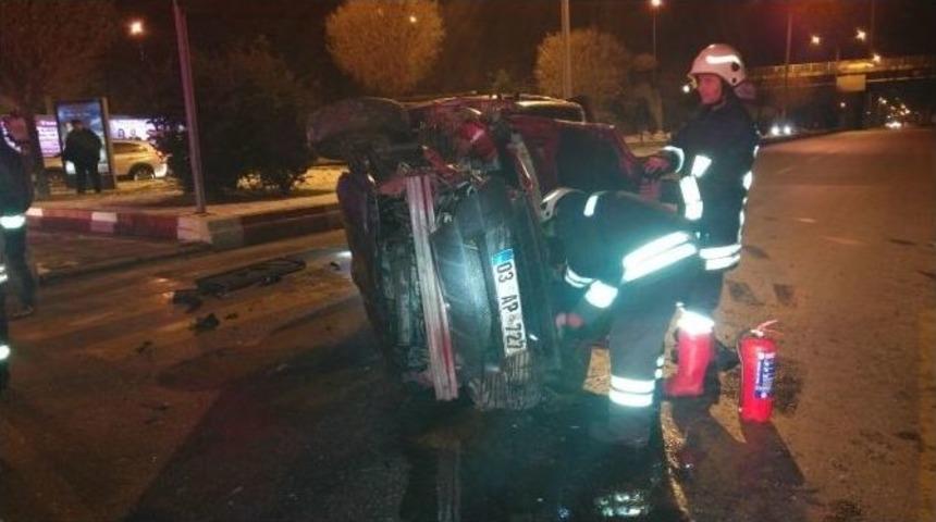 Afyonkarahisar&rsquo;da Trafik Kazası: 2 Yaralı