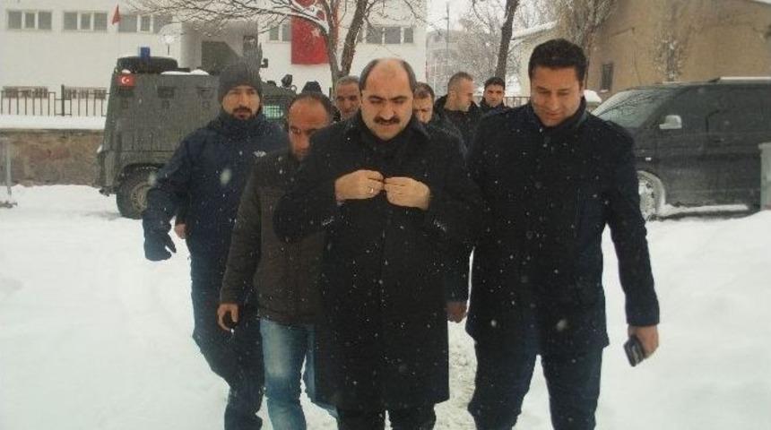 Soğanda&rsquo;dan &Ouml;zalp Ve Saray İl&ccedil;elerine Ziyaret