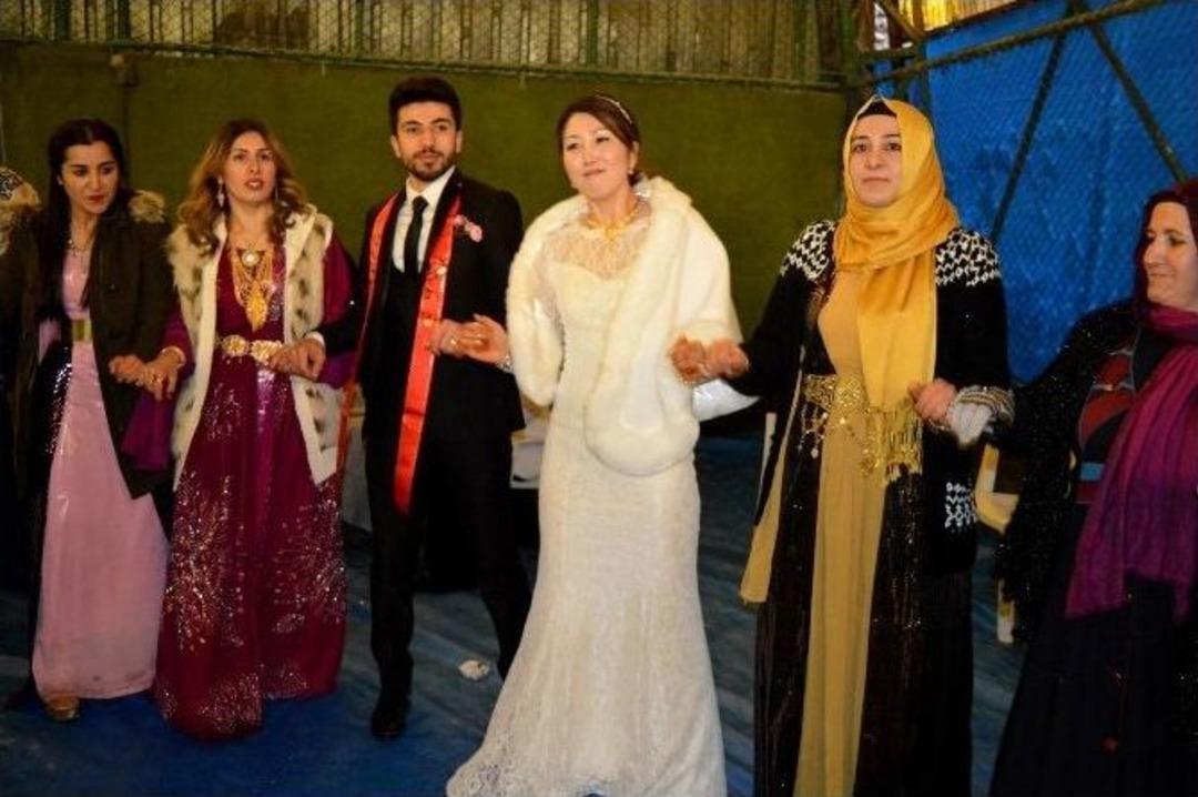 G&uuml;ney Kore&rsquo;den Hakkari&rsquo;ye Gelin