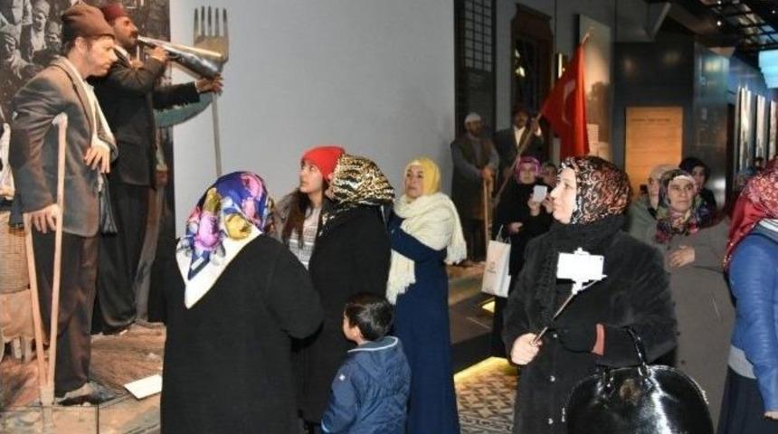 Kocasinan Belediyesi Kursiyerlere M&uuml;zeleri Gezdirdi