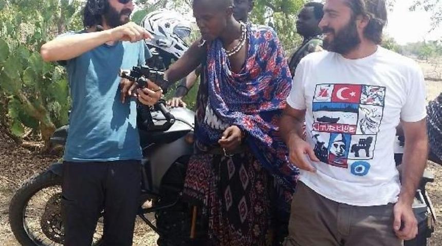 Kuşadalı Gezginlerden Afrika'da Belgesel &Ccedil;ekimi