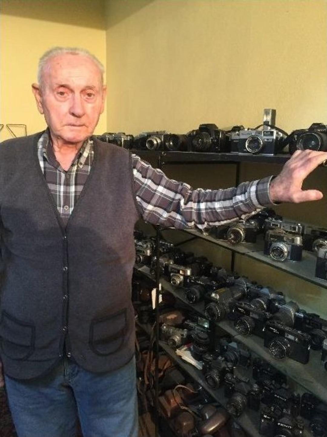 (&ouml;zel Haber) 85 Yaşındaki Fotoğraf Makinesi Tutkunundan Dev Koleksiyon