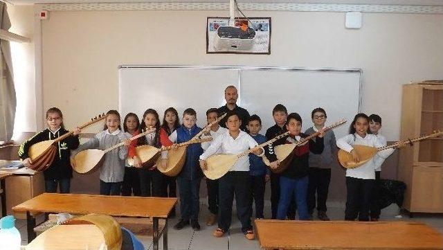 (özel Haber) Çocukluk Hayalini Şimdi Öğrencileriyle Gerçekleştiriyor