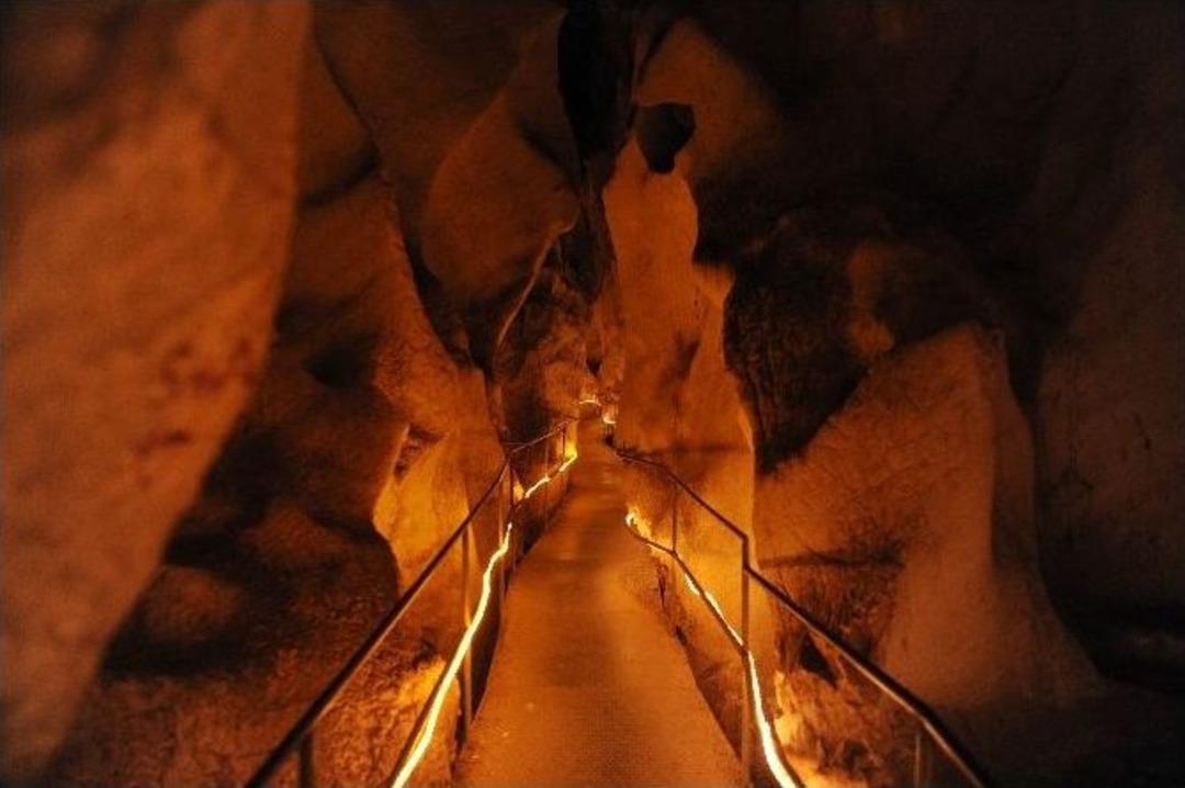 (&ouml;zel Haber) Karda Bu Mağaraya Girenler Terliyor