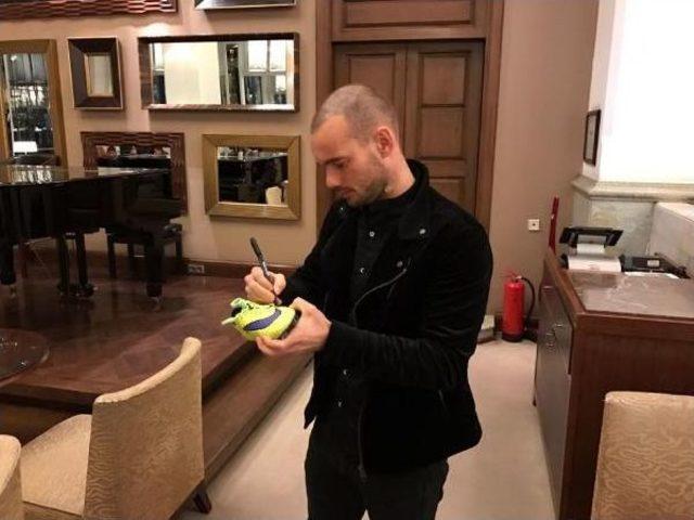 Sneijder in Kramponları Antalya da 7000 Tl Verildi 1