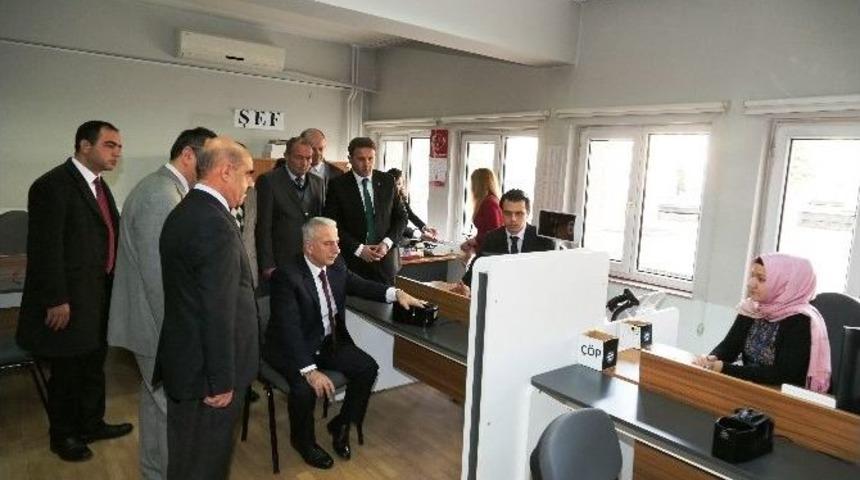 Vali Kam&ccedil;ı &ldquo;yeni Kimlikler 2 Ocak 2017&rsquo;den İtibaren Kayseri&rsquo;de Dağıtılmaya Başlanacak&rdquo;