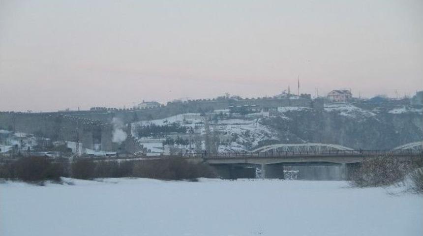 Ardahan&rsquo;da Sibirya Soğukları Esnafı Vurdu