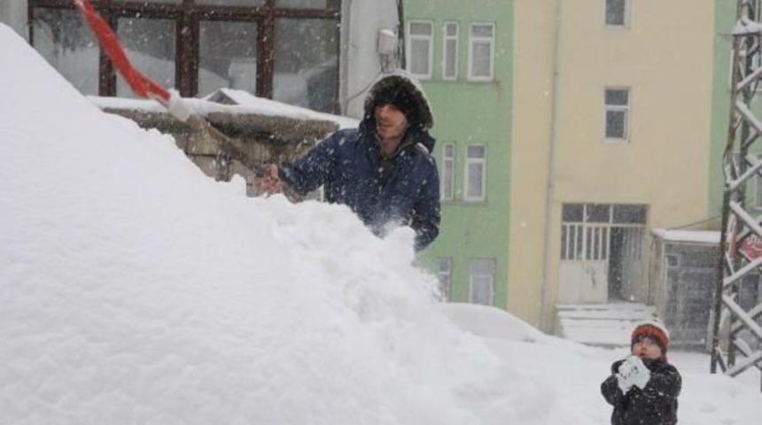 Hakkari'de Kar Etkili Oldu