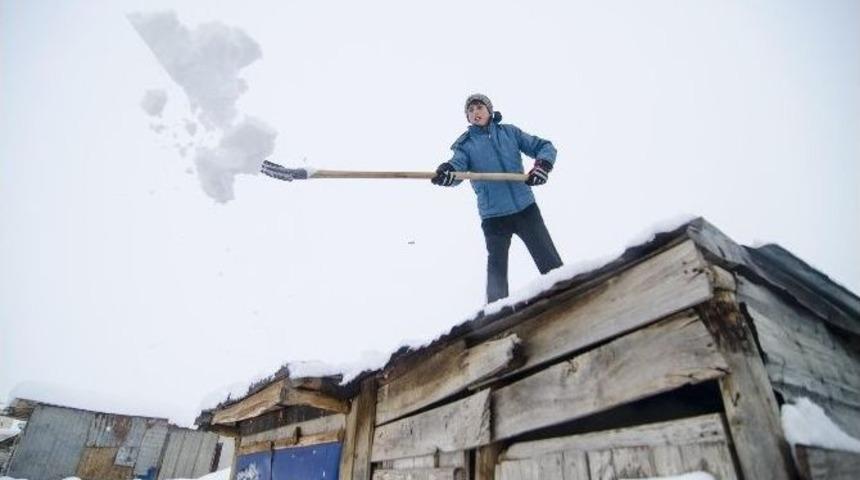 Ovacık&rsquo;ta Kar Kalınlığı 2 Metreye Kadar Ulaştı
