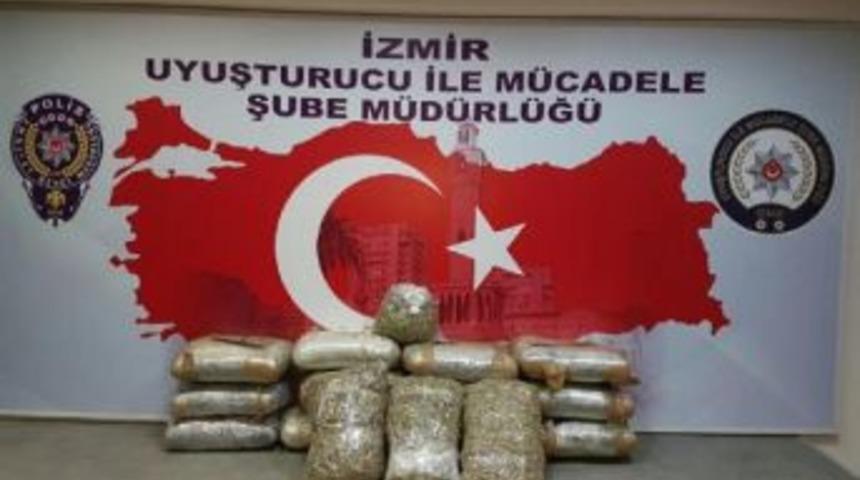 İzmir'de 91 Kilo Esrar Ele Ge&ccedil;ti; 3 Tutuklama
