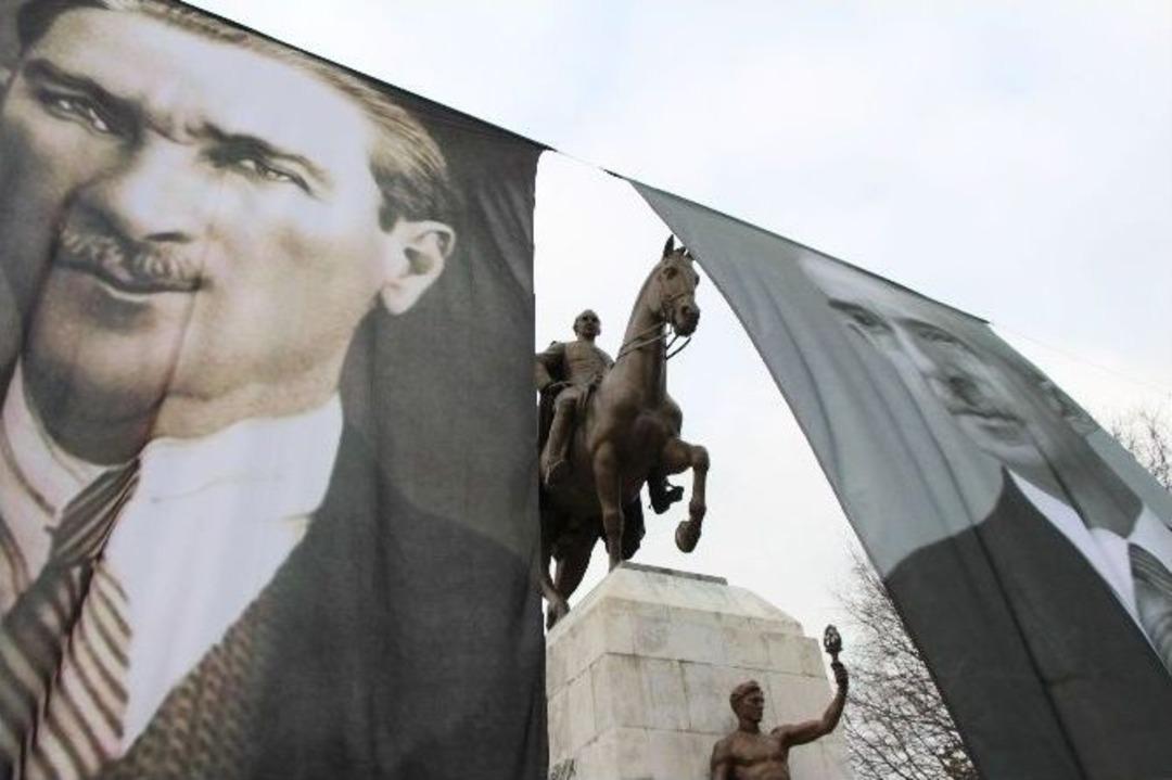 2. Cumhurbaşkanı İsmet İn&ouml;n&uuml; &Ouml;l&uuml;m Yıld&ouml;n&uuml;m&uuml;nde Anıldı