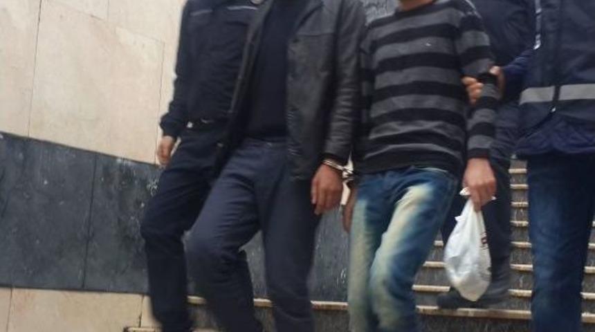 Fidye I&ccedil;in Işkence G&ouml;r&uuml;nt&uuml;lerini Ailelerine G&ouml;ndermişler