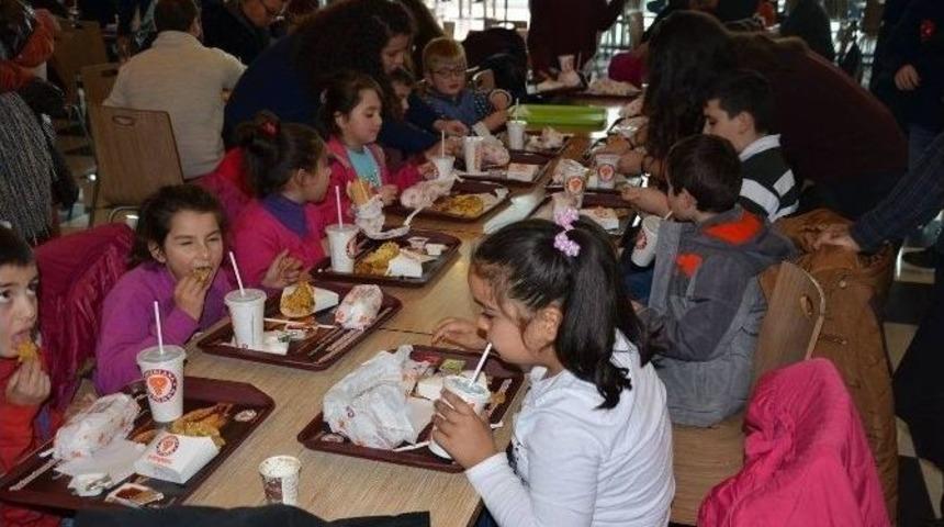 Minikler İlk Kez Sinema Filmi İzledi