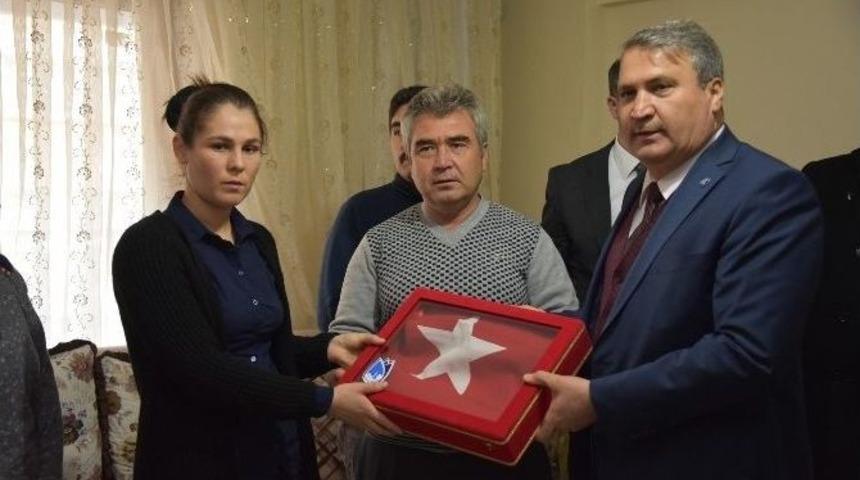 Başkan Çerçi Şehit Ailesini Yalnız Bırakmadı