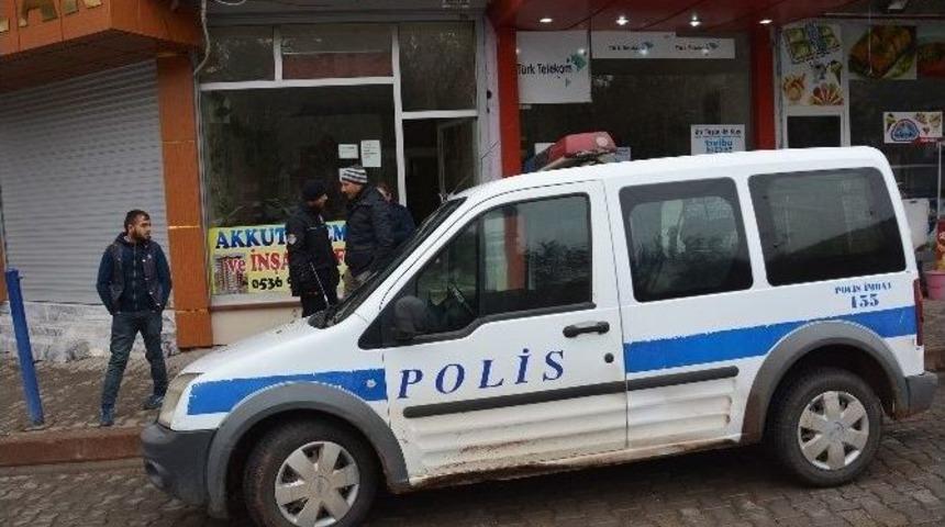 Camı Kıran Hırsızlar Bilgisayarı &Ccedil;aldı