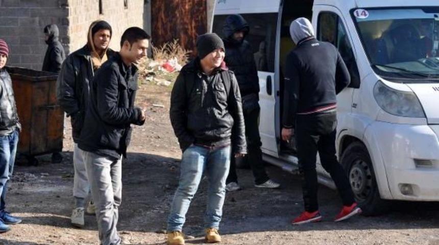 Ayvacık'ta 44 Kaçak Yakalandı