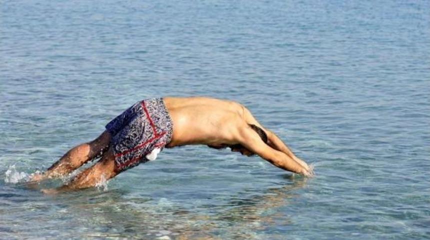 Antalya'da Aralıkta Deniz Keyfi