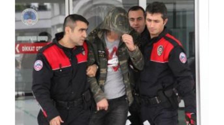 Mağazadan Kazak &Ccedil;alıp Ka&ccedil;ınca Polisin Takibi Sonucu Yakalandı