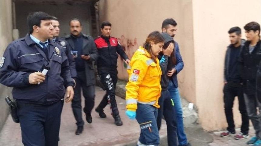 İntihar Teşebb&uuml;s&uuml;nde Bulunan Gen&ccedil; Kız Hastaneye Kaldırıldı