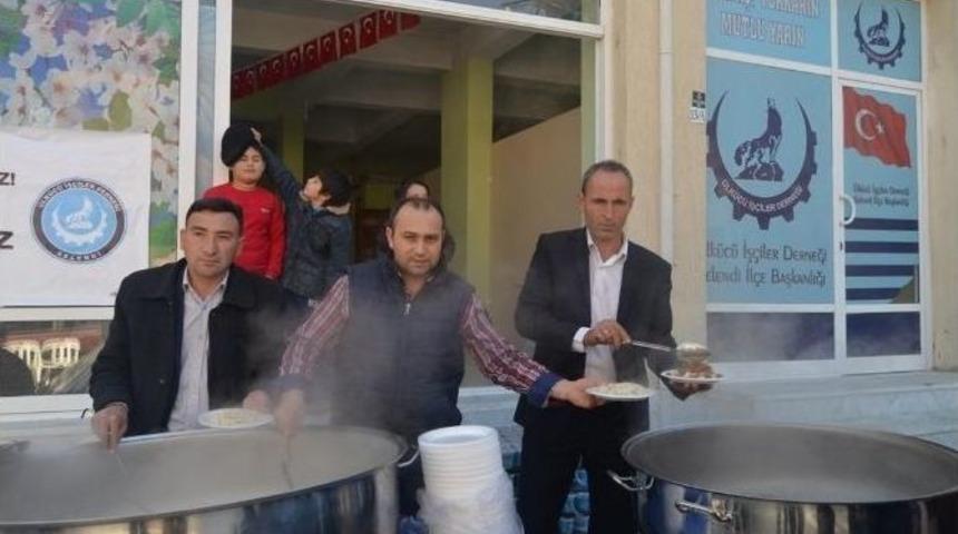 Selendi’de Şehitler İçin Pilav Hayrı