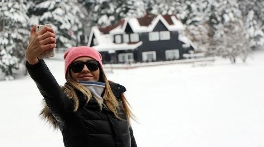 G&ouml;lc&uuml;k Tabiat Parkı Tatilcilerin Akınına Uğruyor