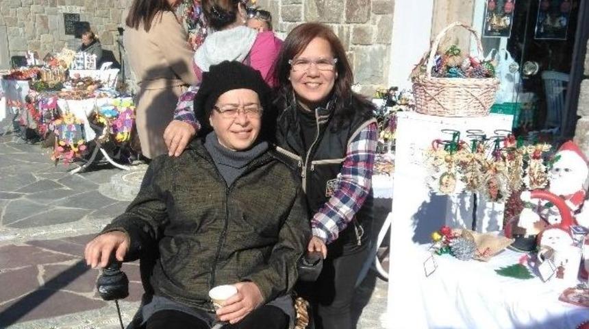 Sevgi Sanat At&ouml;lyesi&rsquo;nden Yılbaşı Kermesi