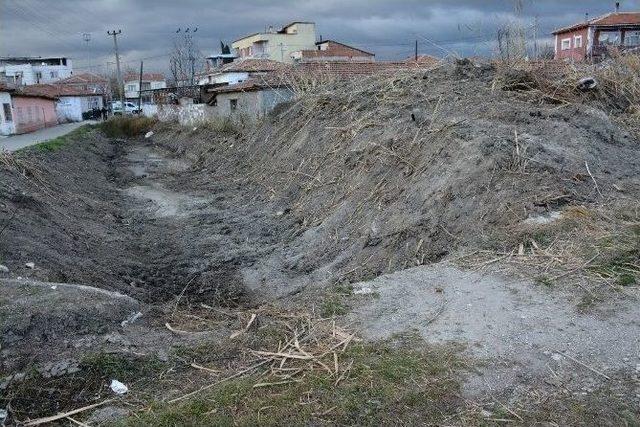 Erdelli Ve Dereköy Dereleri Temizlendi