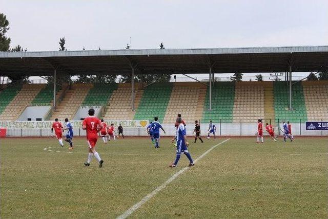 Adıyaman’da Şehitlere Saygı Maçı Düzenlendi