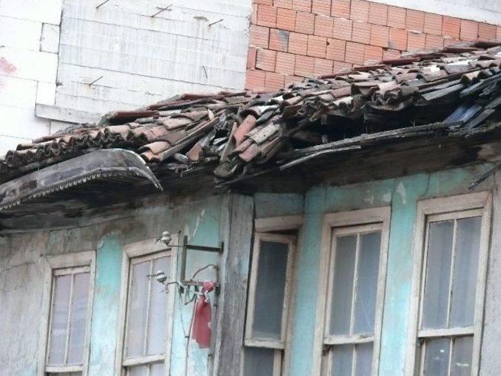 Bilecik’te Metruk Ev Tehlike Saçıyor G2