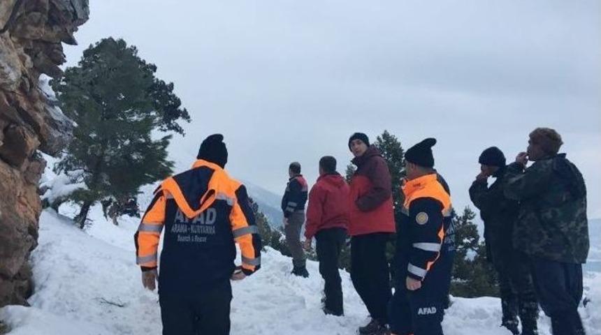 Yaylada Mahsur Kalan &Ccedil;oban Ve Ke&ccedil;ileri Kurtarıldı