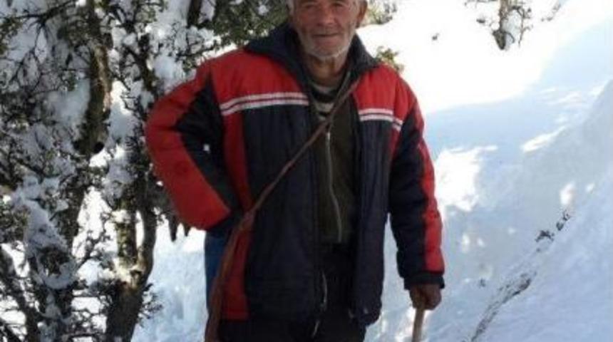 Karda 5 G&uuml;nd&uuml;r Mahsur Kalan &Ccedil;obanı, K&ouml;yl&uuml;ler Kurtardı